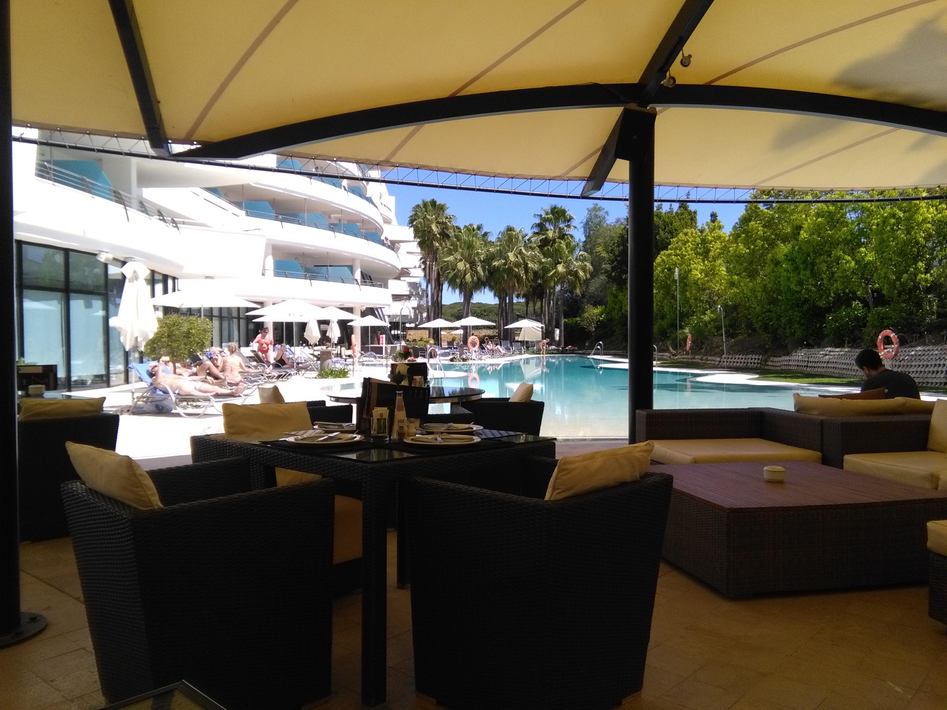 Senator Banus Spa Hotel Estepona Esterno foto The pool at the hotel