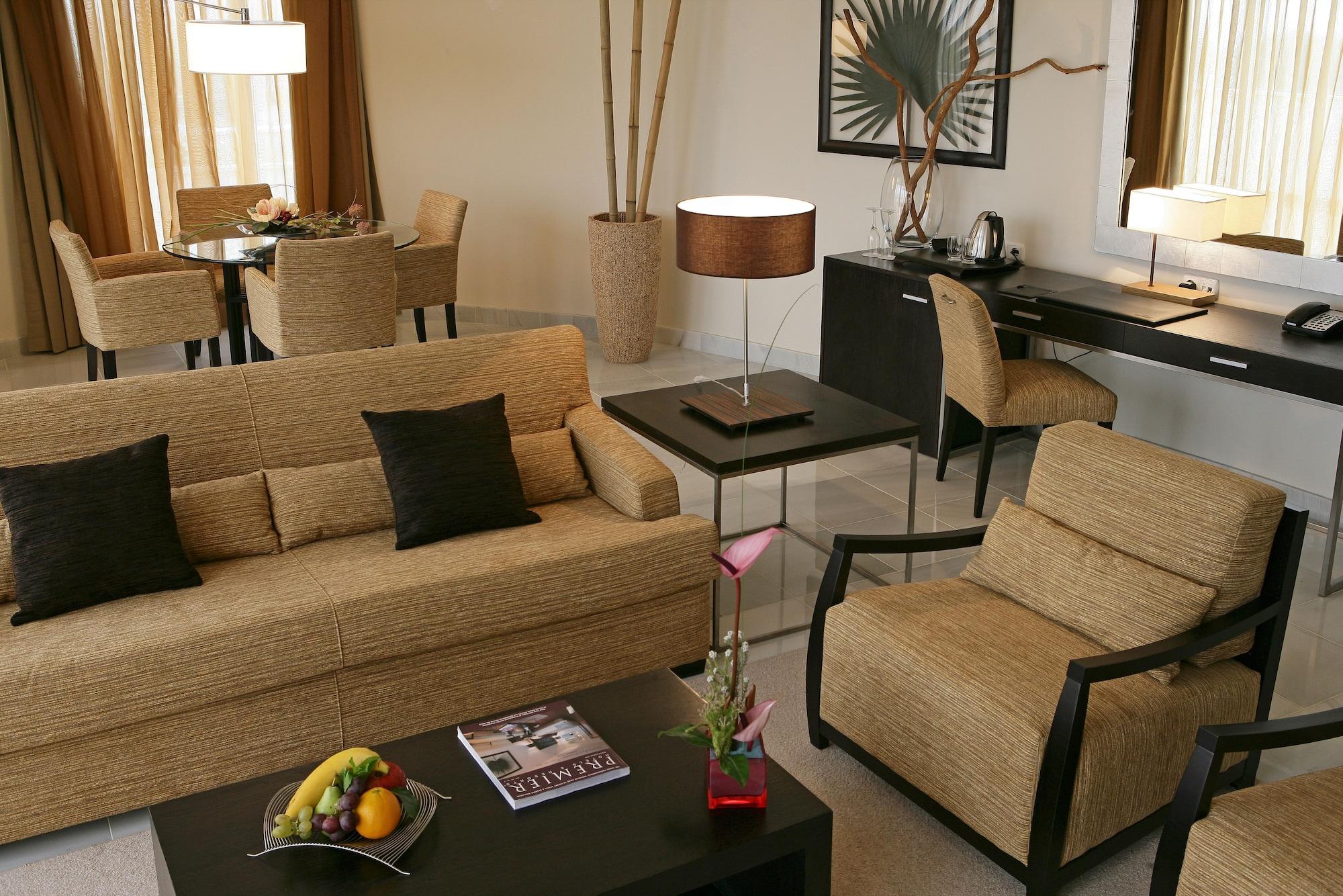 Senator Banus Spa Hotel Estepona Esterno foto A suite at the hotel