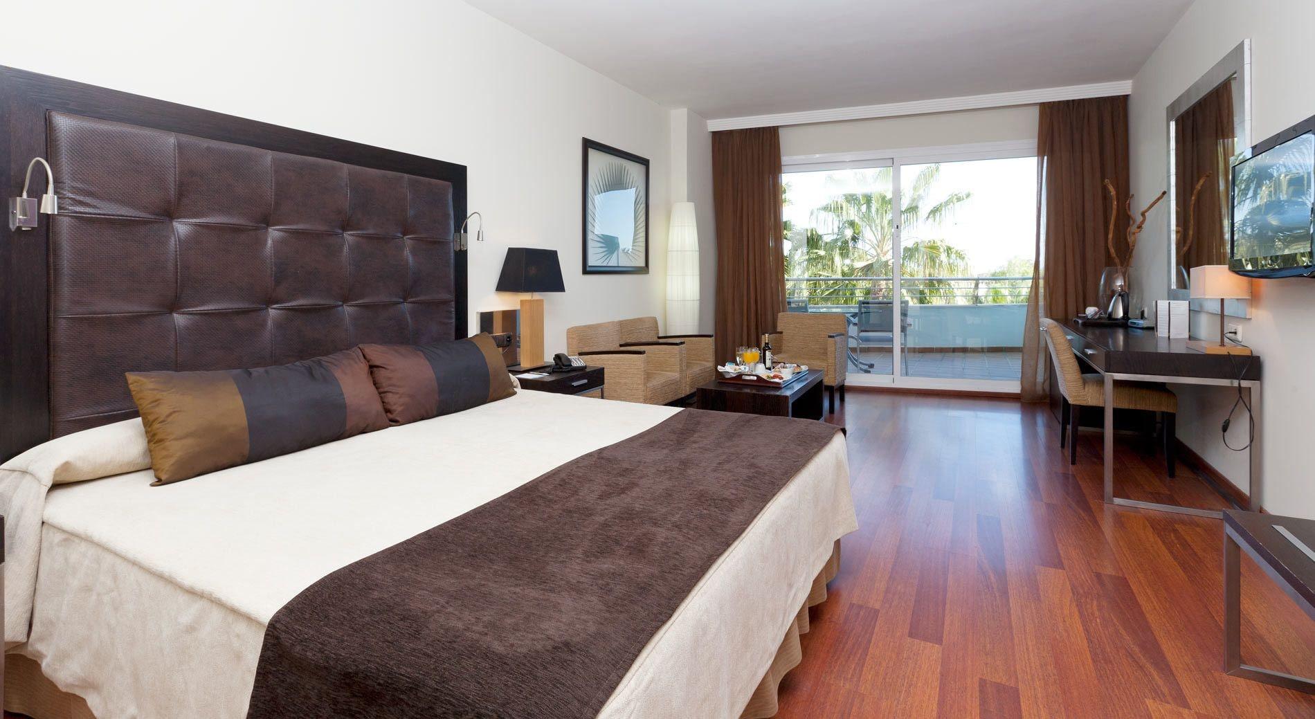 Senator Banus Spa Hotel Estepona Esterno foto A room at the hotel