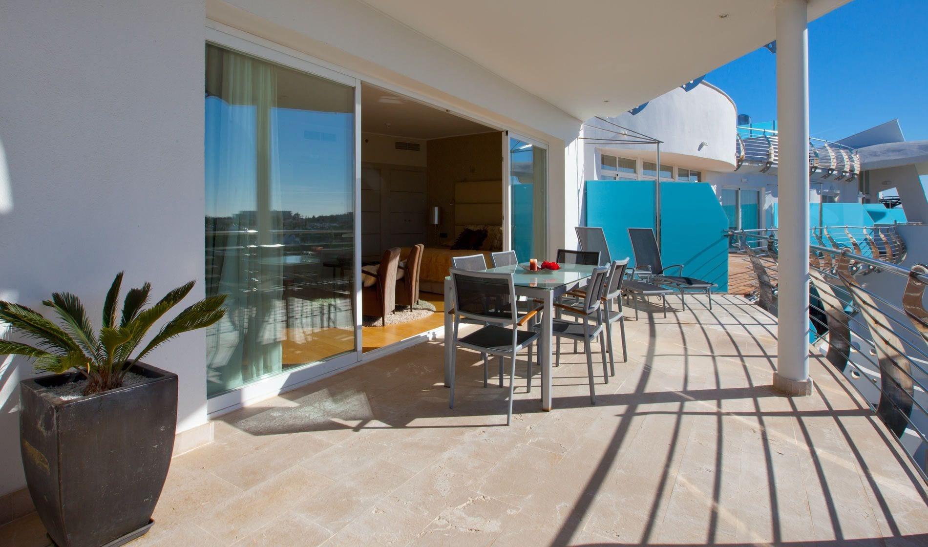Senator Banus Spa Hotel Estepona Esterno foto A balcony