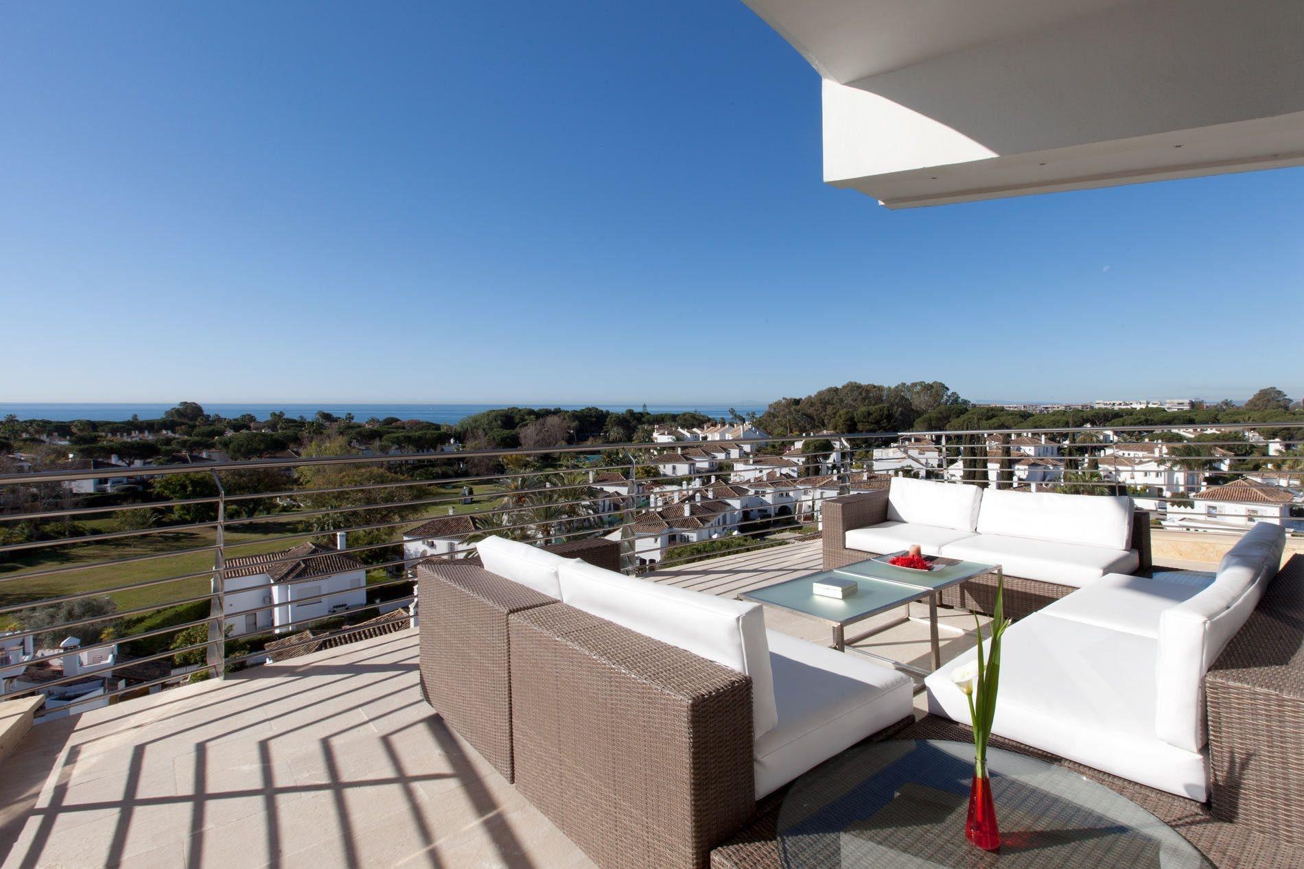 Senator Banus Spa Hotel Estepona Esterno foto View of the town