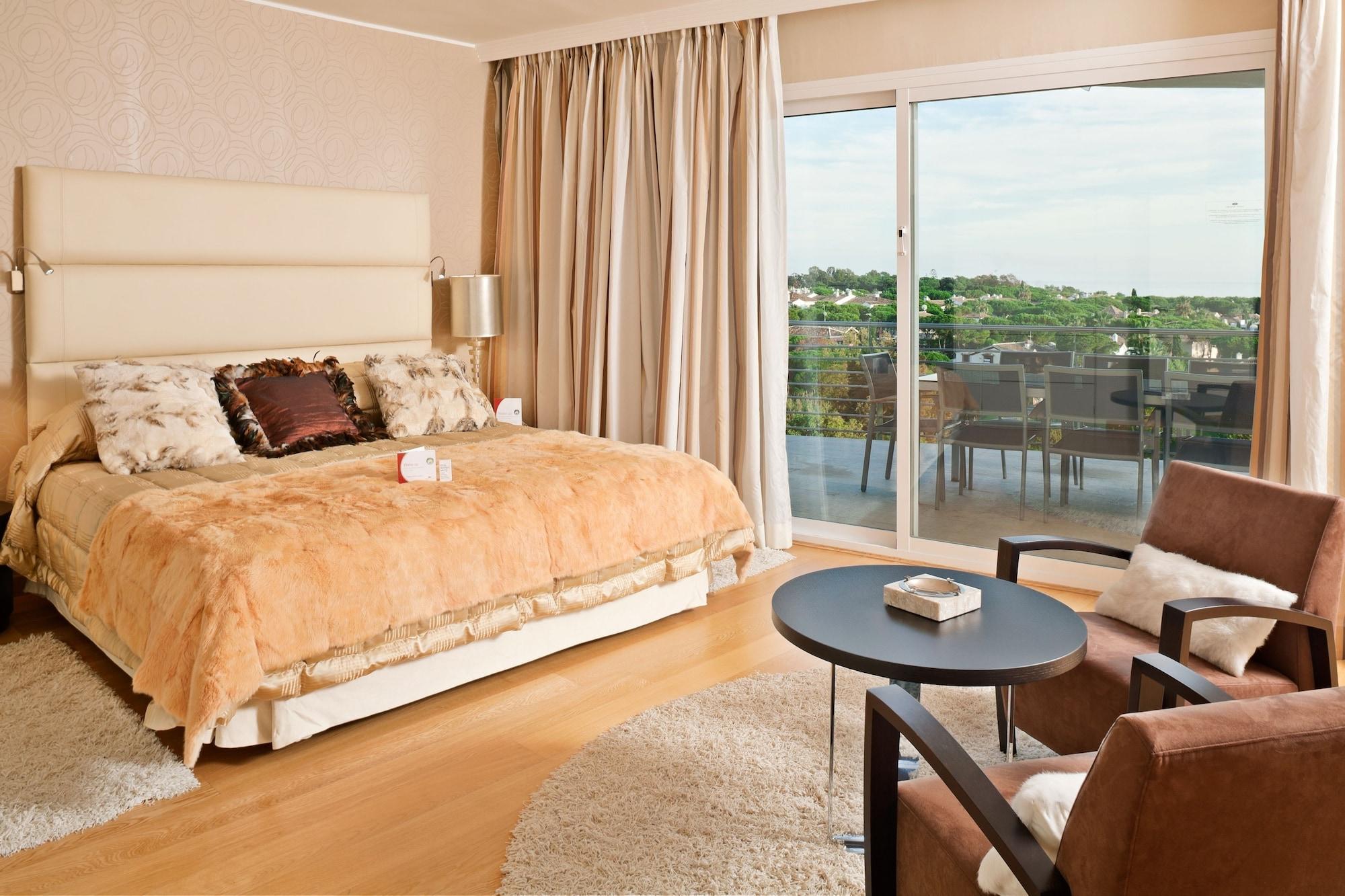 Senator Banus Spa Hotel Estepona Camera foto A room at the hotel