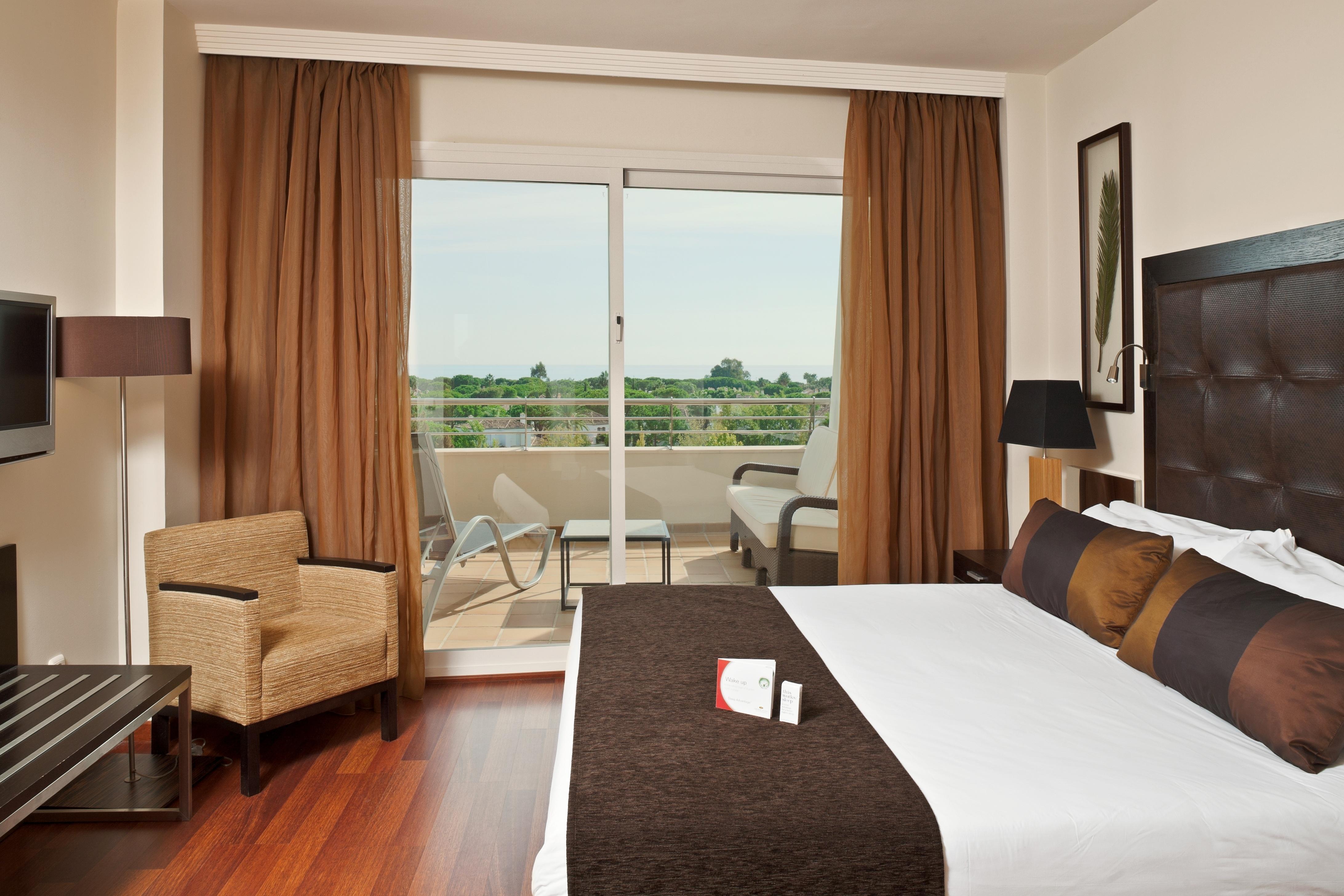 Senator Banus Spa Hotel Estepona Camera foto A room at the hotel